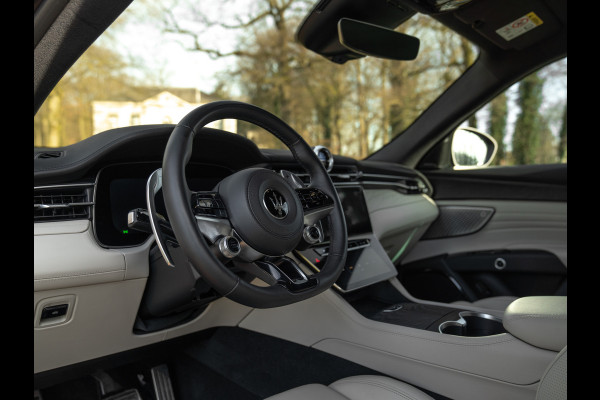 Maserati Grecale Modena 330pk | Luchtvering | Stoelventilatie | Sonus Faber | Adapt. cruise | Nero/Ivoor