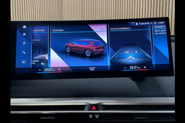 BMW iX XDrive40 Executive 77 kWh|100% SOH|VOLLEDER|ELEK.STUURVERSTELLING|CAMERA|CARPLAY|PDC V+A|NAP|NL-AUTO|INCL.BTW|1e EIGENAAR|