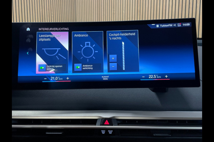BMW iX XDrive40 Executive 77 kWh|100% SOH|VOLLEDER|ELEK.STUURVERSTELLING|CAMERA|CARPLAY|PDC V+A|NAP|NL-AUTO|INCL.BTW|1e EIGENAAR|