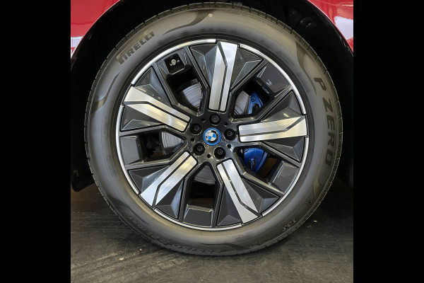 BMW iX XDrive40 Executive 77 kWh|100% SOH|VOLLEDER|ELEK.STUURVERSTELLING|CAMERA|CARPLAY|PDC V+A|NAP|NL-AUTO|INCL.BTW|1e EIGENAAR|
