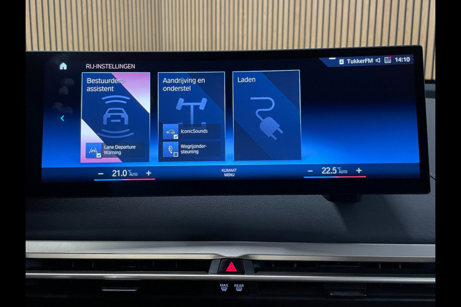 BMW iX XDrive40 Executive 77 kWh|100% SOH|VOLLEDER|ELEK.STUURVERSTELLING|CAMERA|CARPLAY|PDC V+A|NAP|NL-AUTO|INCL.BTW|1e EIGENAAR|
