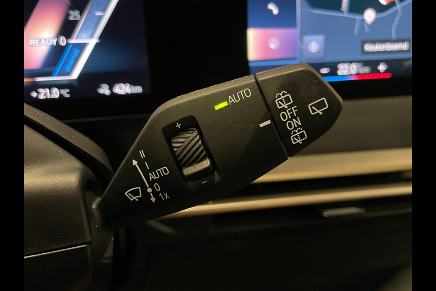 BMW iX XDrive40 Executive 77 kWh|100% SOH|VOLLEDER|ELEK.STUURVERSTELLING|CAMERA|CARPLAY|PDC V+A|NAP|NL-AUTO|INCL.BTW|1e EIGENAAR|