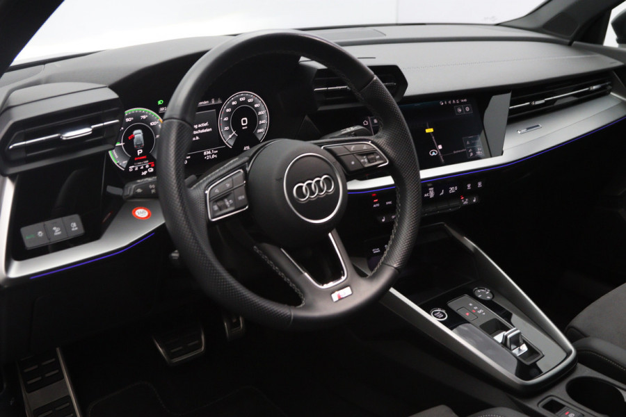 Audi A3 Sportback 40 TFSI e 204 PK S-Line Edition PHEV, RS-Sportstoelen, Stoelverwarming, LED