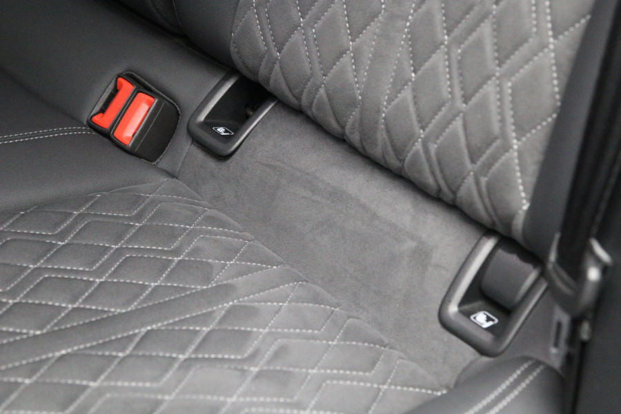 Audi A3 Sportback 40 TFSI e 204 PK S-Line Edition PHEV, RS-Sportstoelen, Stoelverwarming, LED