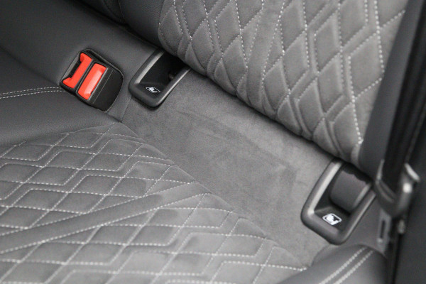 Audi A3 Sportback 40 TFSI e 204 PK S-Line Edition PHEV, RS-Sportstoelen, Stoelverwarming, LED