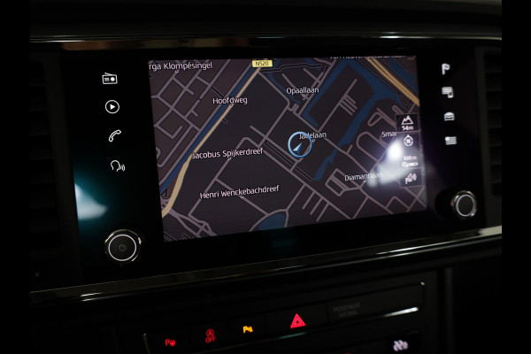 Seat Ateca 1.0 EcoTSI Style Business Intense 115 pk | Navigatie | Parkeersensoren (Park assist) | Achteruitrijcamera | Autom. airco | Apple Carplay/Android Auto | LED koplampen |