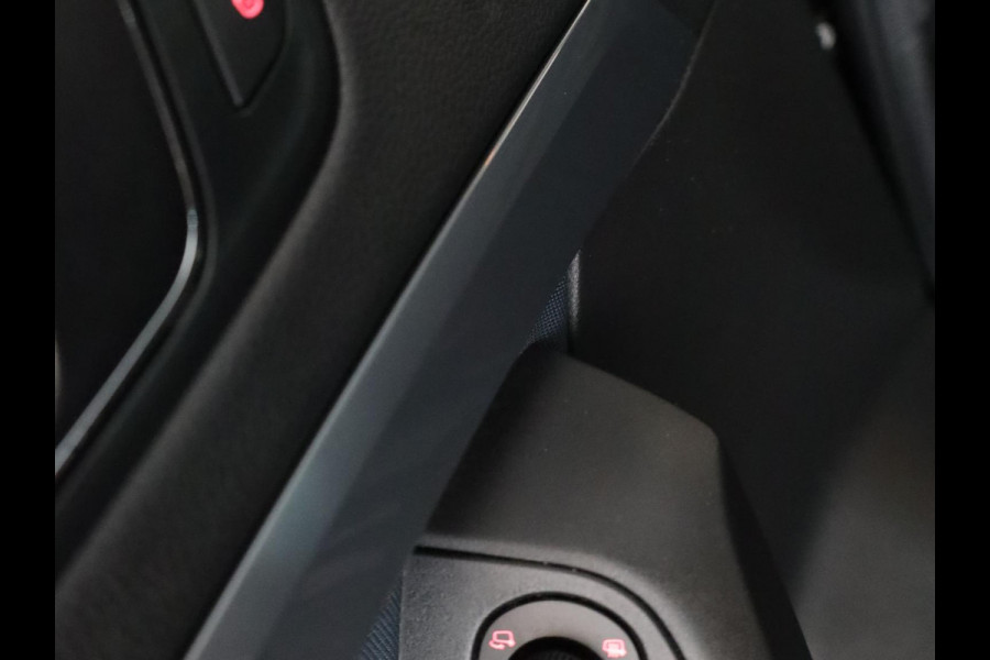 Seat Ateca 1.0 EcoTSI Style Business Intense 115 pk | Navigatie | Parkeersensoren (Park assist) | Achteruitrijcamera | Autom. airco | Apple Carplay/Android Auto | LED koplampen |