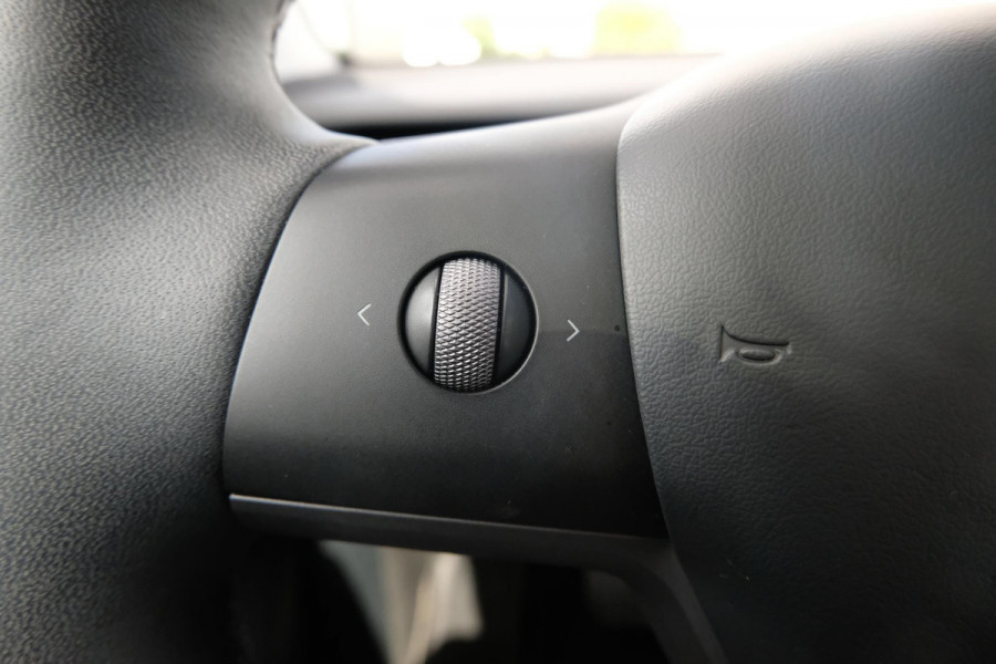 Tesla Model Y Long Range AWD 75 kWh 514 PK | Panoramadak | 360 Camera | LED Verlichting | CarPlay | Lichtmetalen Velgen | Elektrische Stoelen | Elektrische Klep | Navigatie |