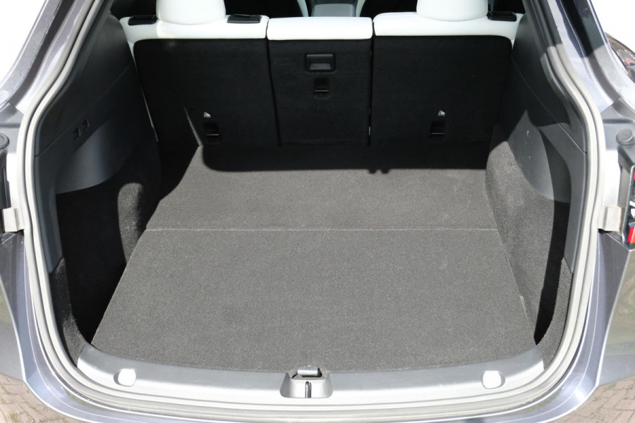 Tesla Model Y Long Range AWD 75 kWh 514 PK | Panoramadak | 360 Camera | LED Verlichting | CarPlay | Lichtmetalen Velgen | Elektrische Stoelen | Elektrische Klep | Navigatie |