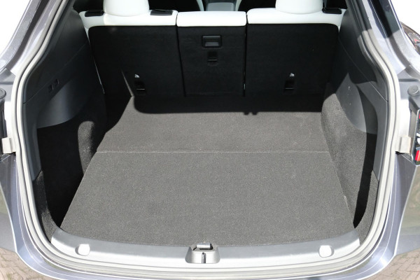 Tesla Model Y Long Range AWD 75 kWh 514 PK | Panoramadak | 360 Camera | LED Verlichting | CarPlay | Lichtmetalen Velgen | Elektrische Stoelen | Elektrische Klep | Navigatie |