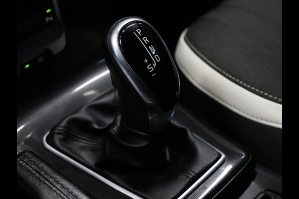 Volvo V40 1.5 T3 Dynamic Edition [CRUISE CONTROL, STOELVERWARMING, DIGITALE TELLER, BLUETOOTH, NAVIGATIE, CLIMATE, NIEUWSTAAT]