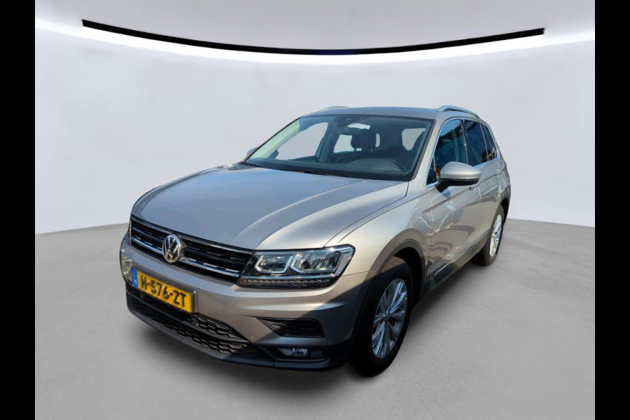 Volkswagen Tiguan 1.5 TSI Comfortline Business Trekhaak | Camera | Stoelverwarming | Navigatie