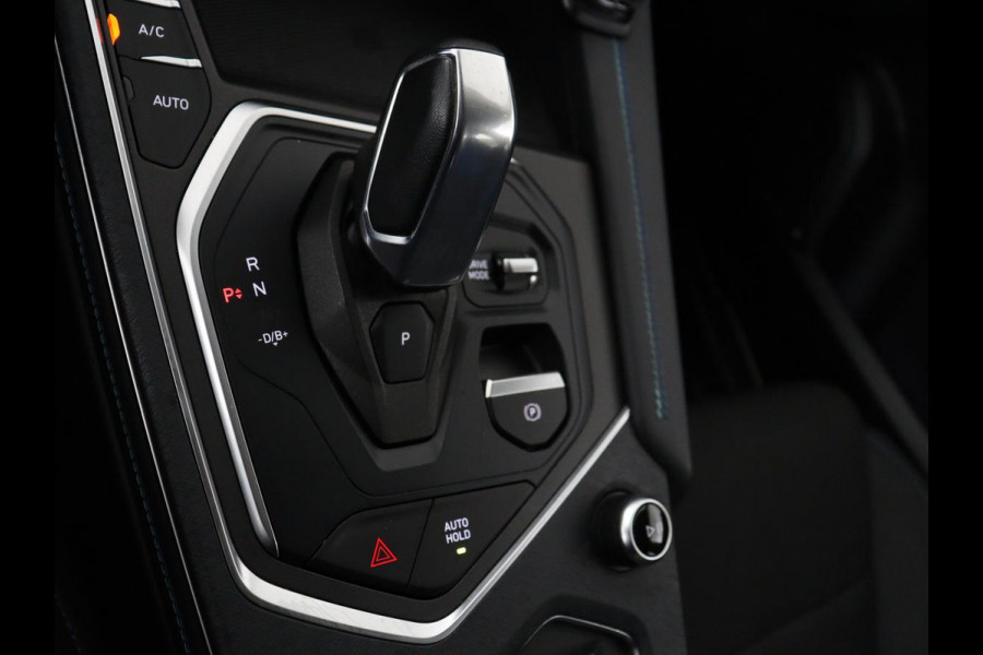 Lynk & Co 01 1.5 | SOH 92.9% | Panoramadak | 360 camera | Memory | Adaptive cruise | Stoelverwarming | Carplay | Climate control | Dodehoek detectie | Infinity sound |