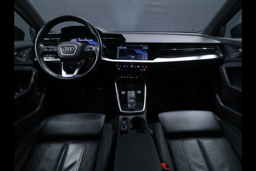 Audi A3 Sportback 35 TFSI Sport Black Edition [ADAPTIVE CRUISE, BANG & OLUFSEN, HEAD-UP, APPLE CARPLAY, TREKHAAK AFNEEMBAAR, ANDROID, MEMORY SEATS, STOELVERWARMING, VOL LEDER, PDC V+A, CLIMATE, NIEUWSTAAT]