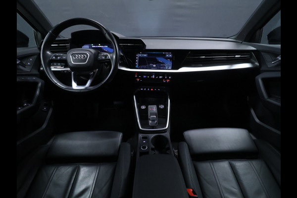 Audi A3 Sportback 35 TFSI Sport Black Edition [ADAPTIVE CRUISE, BANG & OLUFSEN, HEAD-UP, APPLE CARPLAY, TREKHAAK AFNEEMBAAR, ANDROID, MEMORY SEATS, STOELVERWARMING, VOL LEDER, PDC V+A, CLIMATE, NIEUWSTAAT]