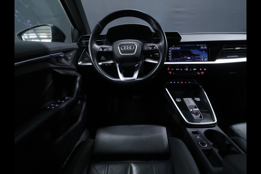 Audi A3 Sportback 35 TFSI Sport Black Edition [ADAPTIVE CRUISE, BANG & OLUFSEN, HEAD-UP, APPLE CARPLAY, TREKHAAK AFNEEMBAAR, ANDROID, MEMORY SEATS, STOELVERWARMING, VOL LEDER, PDC V+A, CLIMATE, NIEUWSTAAT]