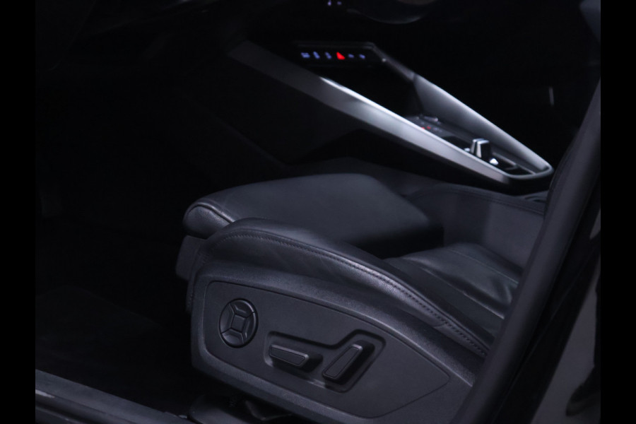 Audi A3 Sportback 35 TFSI Sport Black Edition [ADAPTIVE CRUISE, BANG & OLUFSEN, HEAD-UP, APPLE CARPLAY, TREKHAAK AFNEEMBAAR, ANDROID, MEMORY SEATS, STOELVERWARMING, VOL LEDER, PDC V+A, CLIMATE, NIEUWSTAAT]