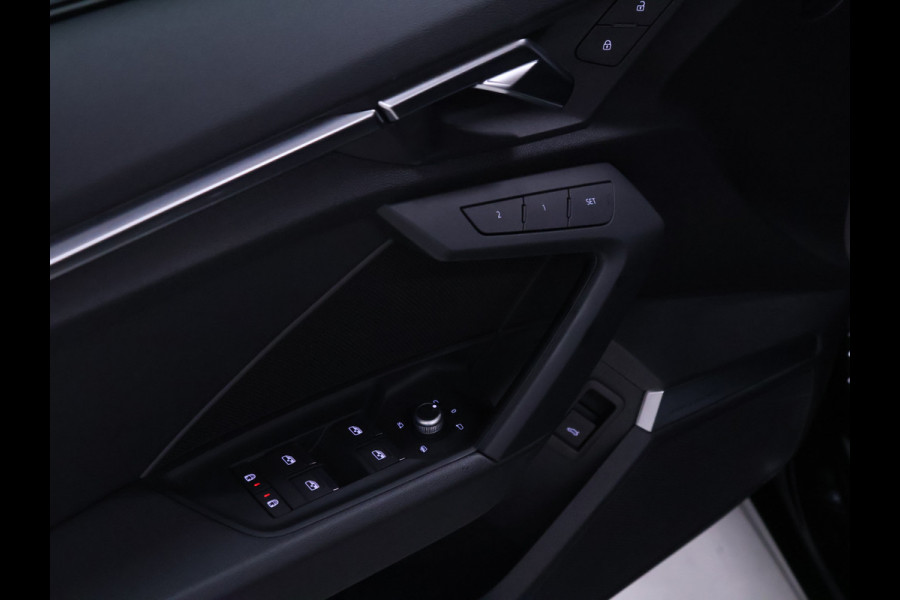 Audi A3 Sportback 35 TFSI Sport Black Edition [ADAPTIVE CRUISE, BANG & OLUFSEN, HEAD-UP, APPLE CARPLAY, TREKHAAK AFNEEMBAAR, ANDROID, MEMORY SEATS, STOELVERWARMING, VOL LEDER, PDC V+A, CLIMATE, NIEUWSTAAT]