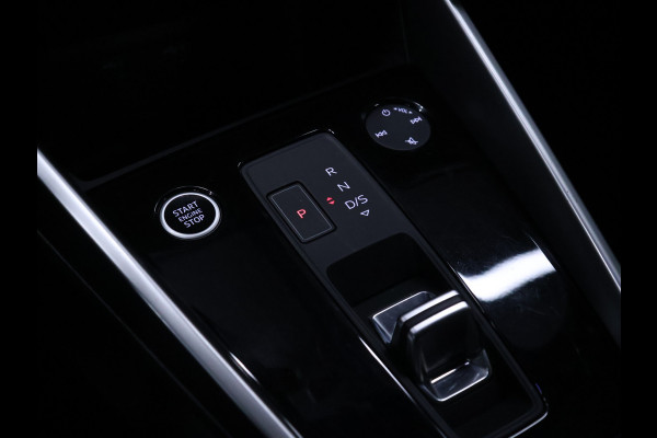 Audi A3 Sportback 35 TFSI Sport Black Edition [ADAPTIVE CRUISE, BANG & OLUFSEN, HEAD-UP, APPLE CARPLAY, TREKHAAK AFNEEMBAAR, ANDROID, MEMORY SEATS, STOELVERWARMING, VOL LEDER, PDC V+A, CLIMATE, NIEUWSTAAT]