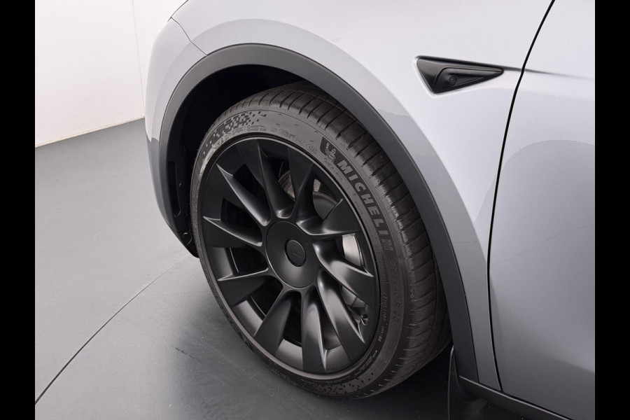 Tesla Model Y Long Range AWD 75 kWh SOH 94%| QUICKSILVER!| TESLA FABRIEKSGARANTIE TOT 02-2028/ 80.000KM | FABRIEKSGARANTIE OP ACCU & AANDRIJFLIJN TOT 2032 OF 192.000 KM | BTW VERREKENBAAR