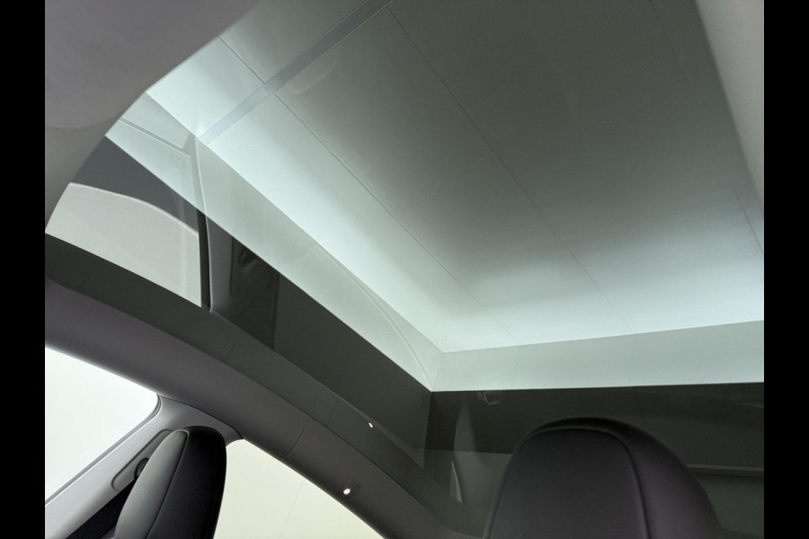 Tesla Model Y Long Range AWD 75 kWh SOH 94%| QUICKSILVER!| TESLA FABRIEKSGARANTIE TOT 02-2028/ 80.000KM | FABRIEKSGARANTIE OP ACCU & AANDRIJFLIJN TOT 2032 OF 192.000 KM | BTW VERREKENBAAR