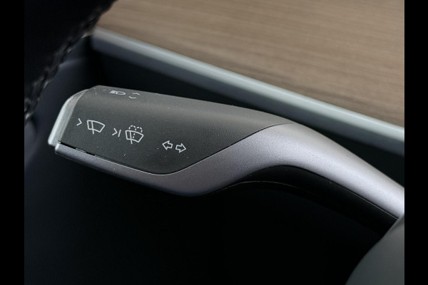 Tesla Model Y Long Range AWD 75 kWh SOH 94%| QUICKSILVER!| TESLA FABRIEKSGARANTIE TOT 02-2028/ 80.000KM | FABRIEKSGARANTIE OP ACCU & AANDRIJFLIJN TOT 2032 OF 192.000 KM | BTW VERREKENBAAR