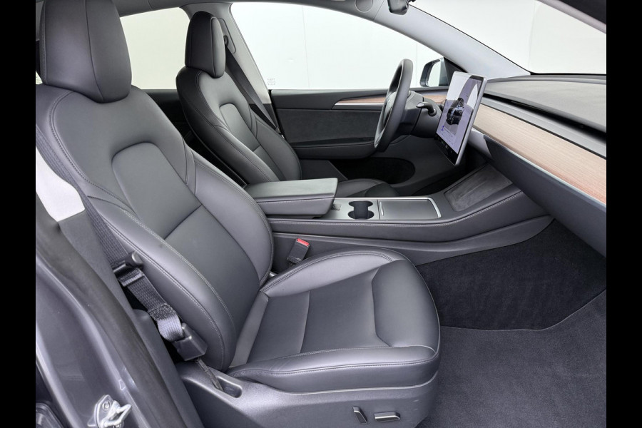 Tesla Model Y Long Range AWD 75 kWh SOH 94%| QUICKSILVER!| TESLA FABRIEKSGARANTIE TOT 02-2028/ 80.000KM | FABRIEKSGARANTIE OP ACCU & AANDRIJFLIJN TOT 2032 OF 192.000 KM | BTW VERREKENBAAR