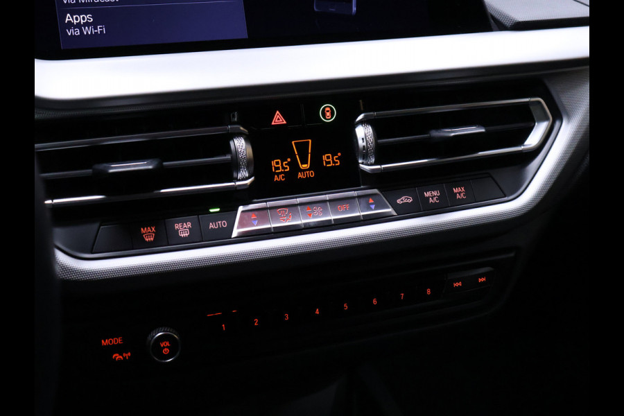 BMW 2 Serie Gran Coupé 218i Executive Edition [APPLE CARPLAY, ANDROID, LED, PDC V+A, CRUISE CONTROL, NAVIGATIE, CLIMATE CONTROL, NIEUWSTAAT]
