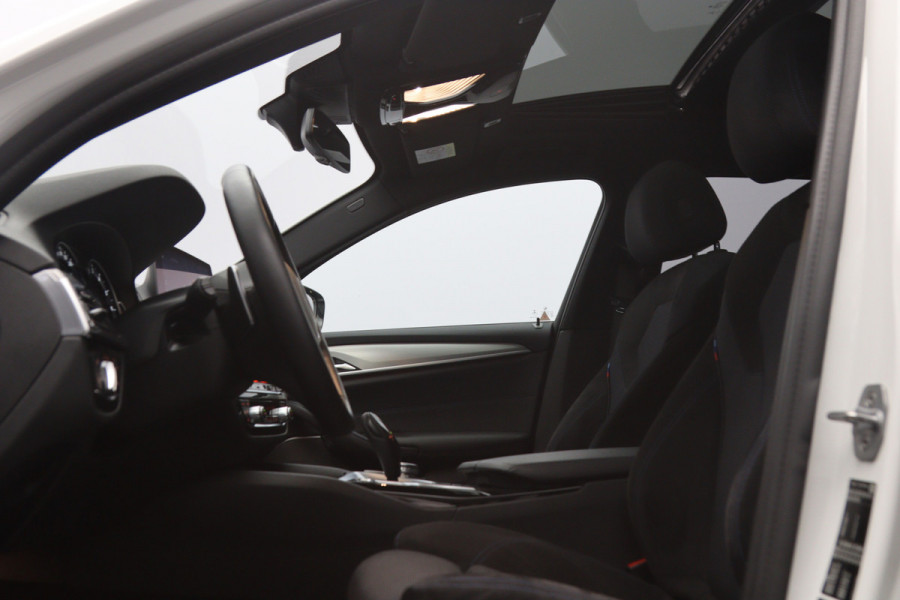 BMW 5 Serie Touring 252 PK 530i xDrive Executive, *1-Eigenaar*, Panormadak, 360 Camera, Harman/Kardon, Head-Up Display
