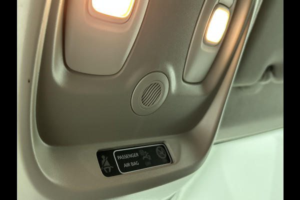 Renault Clio Estate 0.9 TCe Limited 90PK / Pdc. / Airco / Navigatie / Radio multimedia / Apk 06-2028