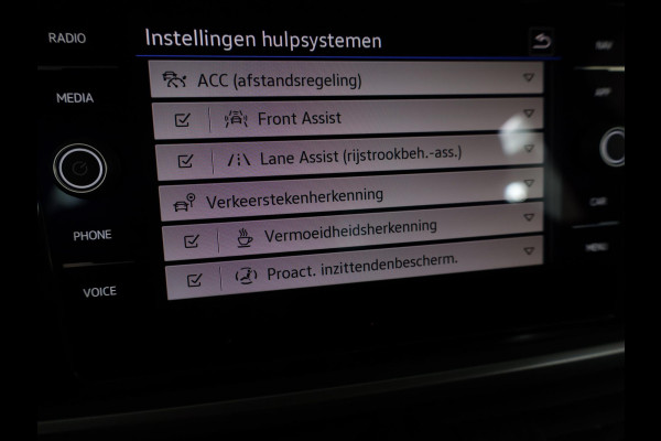 Volkswagen T-Roc 1.0 TSI Life 75 Edition 110pk 6bak| Navi| 17'LM-velgen| Camera