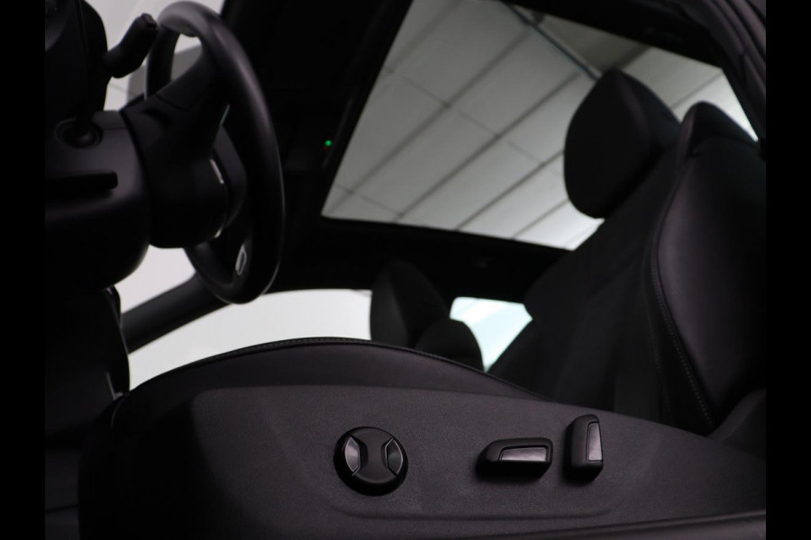Škoda Kamiq 1.0 TSI Business Edition | Panoramadak | Leder | Virtual | Stoelverwarming | Carplay | Cruise control | Camera | Elek. stoelen | 18'' | Full LED |