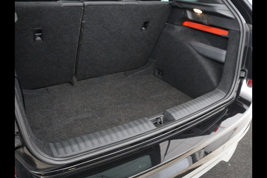 Škoda Kamiq 1.0 TSI Business Edition | Panoramadak | Leder | Virtual | Stoelverwarming | Carplay | Cruise control | Camera | Elek. stoelen | 18'' | Full LED |