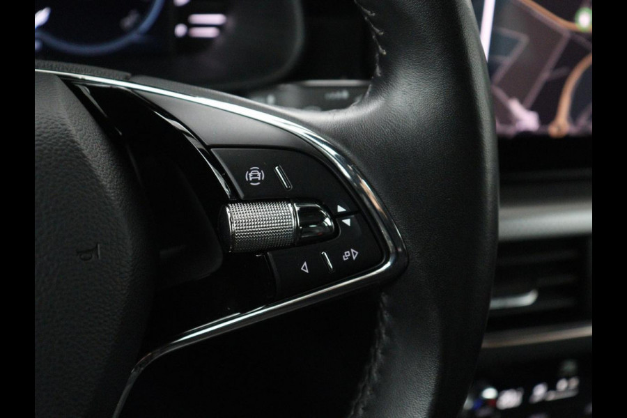 Škoda Kamiq 1.0 TSI Business Edition | Panoramadak | Leder | Virtual | Stoelverwarming | Carplay | Cruise control | Camera | Elek. stoelen | 18'' | Full LED |