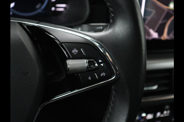 Škoda Kamiq 1.0 TSI Business Edition | Panoramadak | Leder | Virtual | Stoelverwarming | Carplay | Cruise control | Camera | Elek. stoelen | 18'' | Full LED |