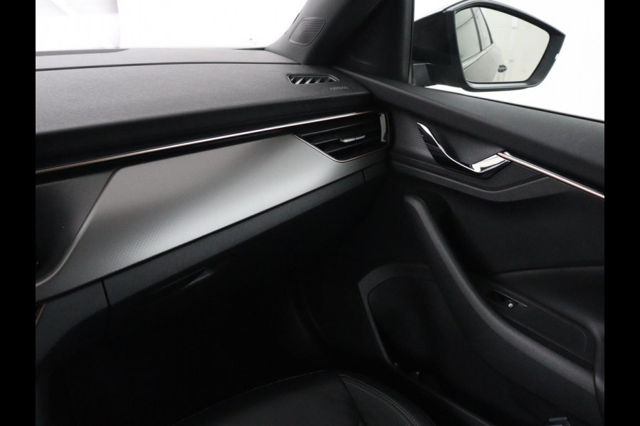 Škoda Kamiq 1.0 TSI Business Edition | Panoramadak | Leder | Virtual | Stoelverwarming | Carplay | Cruise control | Camera | Elek. stoelen | 18'' | Full LED |