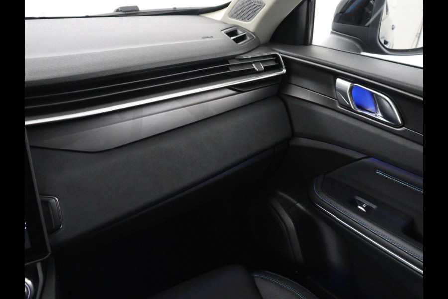 Lynk & Co 01 1.5 | SOH 97.3% |Panoramadak | 360 camera | Memory | SOH 97.3% |Panoramadak | 360 camera | Memory | Adaptive cruise | Stoelverwarming | Carplay | Climate control | Dodehoek detectie | Infinity sound |