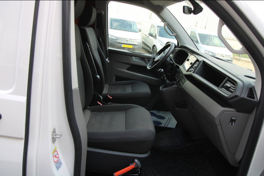 Volkswagen Transporter 2.0 TDI L2H1 Comfort / Navi / App connect / Cruise / Trekhaak