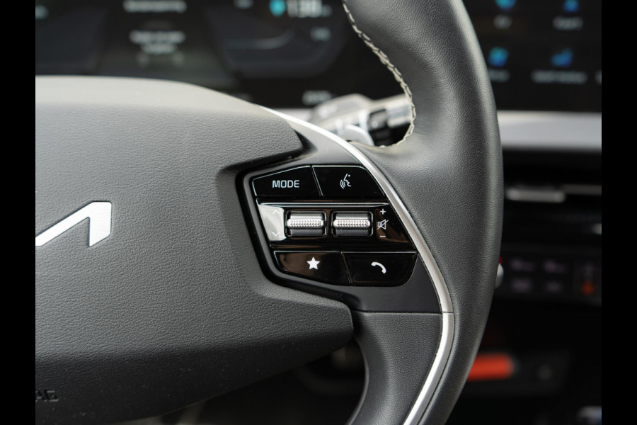 Kia Ev6 GT-Line 77.4 kWh | Nederlandse dealer onderhouden auto | Schuifkantel dak | Trekhaak 1600kg trekgewicht |