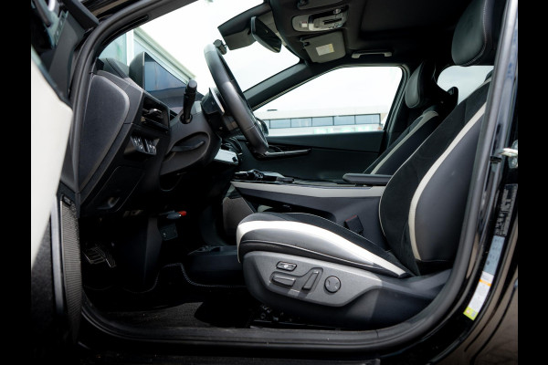 Kia Ev6 GT-Line 77.4 kWh | Nederlandse dealer onderhouden auto | Schuifkantel dak | Trekhaak 1600kg trekgewicht |