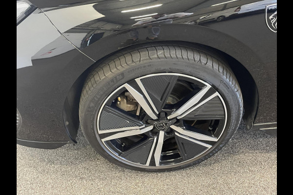 Peugeot 308 1.6 Plug-in Hybrid 180pk Automaat GT DEMO ! Climate Control Control Camera Achter Navigatie Apple Carplay / Android auto Velgen