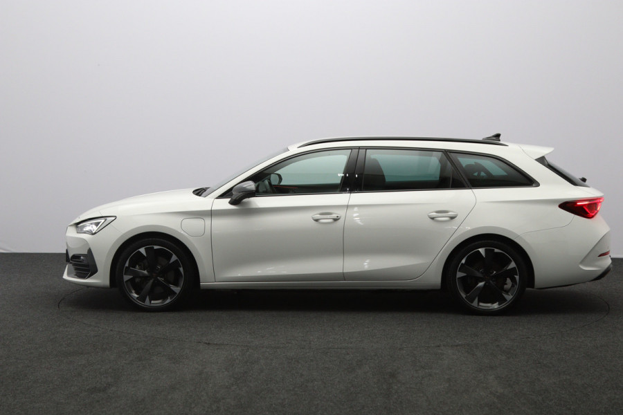 CUPRA Leon Sportstourer 1.4 e-Hybrid 204 PK PHEV Business, Kuipstoelen, Parkeersensoren, Stuurverwarming