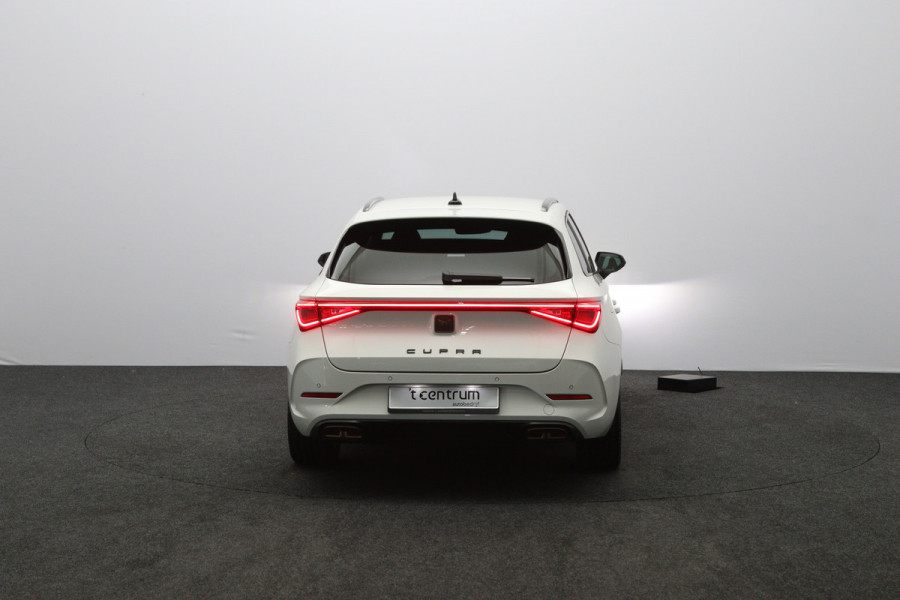 CUPRA Leon Sportstourer 1.4 e-Hybrid 204 PK PHEV Business, Kuipstoelen, Parkeersensoren, Stuurverwarming