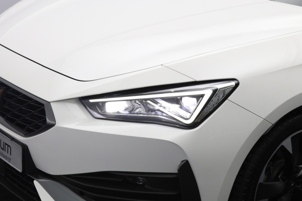 CUPRA Leon Sportstourer 1.4 e-Hybrid 204 PK PHEV Business, Kuipstoelen, Parkeersensoren, Stuurverwarming