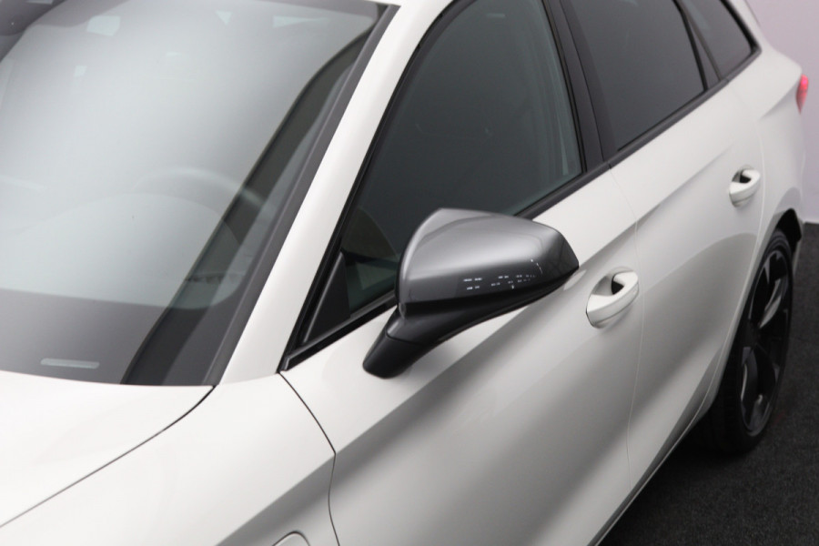 CUPRA Leon Sportstourer 1.4 e-Hybrid 204 PK PHEV Business, Kuipstoelen, Parkeersensoren, Stuurverwarming