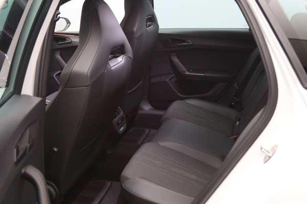 CUPRA Leon Sportstourer 1.4 e-Hybrid 204 PK PHEV Business, Kuipstoelen, Parkeersensoren, Stuurverwarming