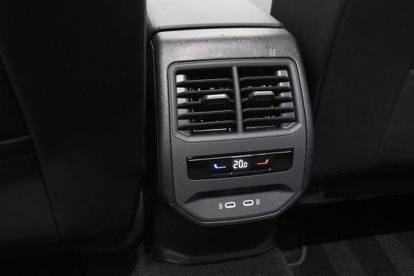 CUPRA Leon Sportstourer 1.4 e-Hybrid 204 PK PHEV Business, Kuipstoelen, Parkeersensoren, Stuurverwarming