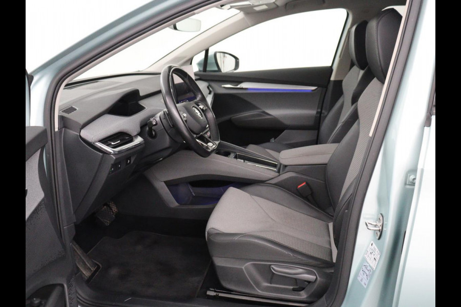 Škoda Enyaq iV 60 | SOH 92.1% | Trekhaak | Stuur/stoel verwarming | Half Leder | Cruise control | Camera | Carplay | Standkachel | Sfeerverlichting | 21''