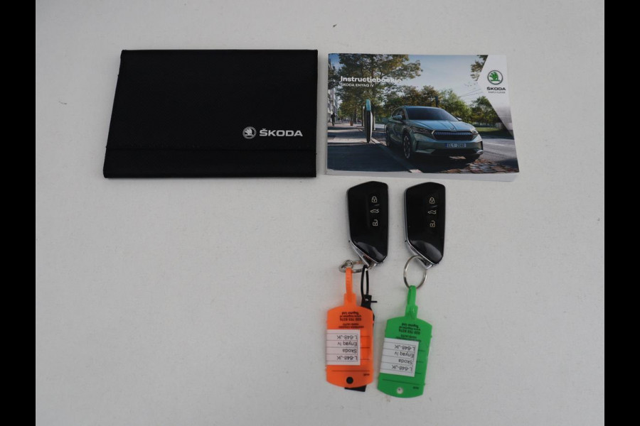Škoda Enyaq iV 60 | SOH 92.1% | Trekhaak | Stuur/stoel verwarming | Half Leder | Cruise control | Camera | Carplay | Standkachel | Sfeerverlichting | 21''
