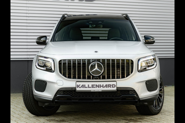 Mercedes-Benz Glb 200 - Pano - Trekhaak - Nightpakket - Camera